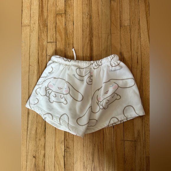 H&M White Cartoon Print Shorts - Picture 5 of 5